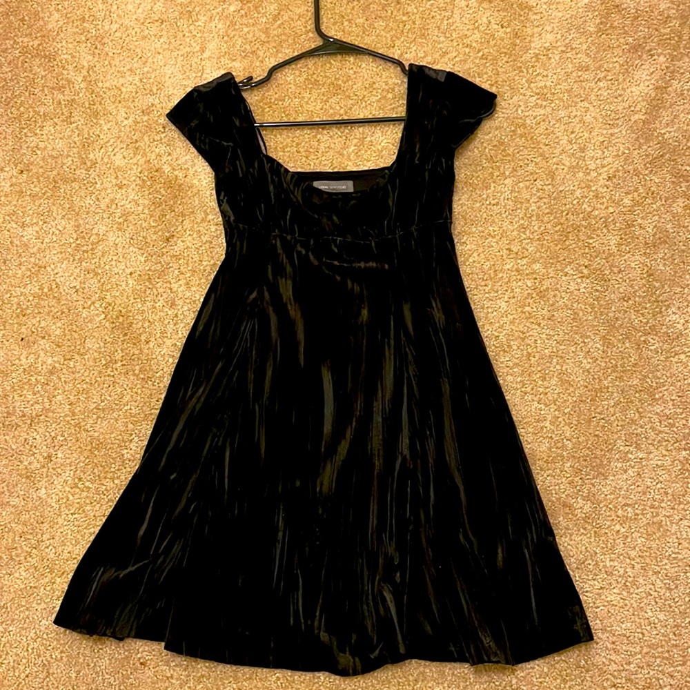 Urban outfitters, beautiful velvet dress perfect for the Christmas party!!😍 - Picture 1 of 10